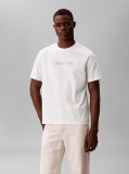 Alb Tricou Cu Guler Rotund Si Logo Estompat  Barbati