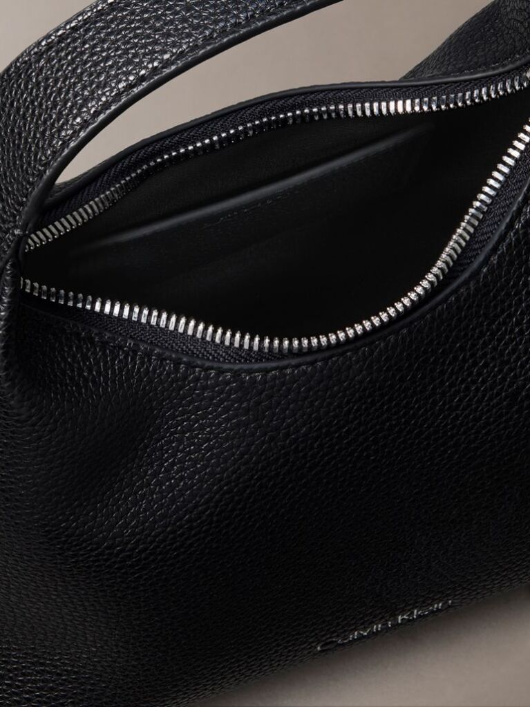 Roz Geanta Crossbody Texturata Cu Logo Pe Bareta  Femei