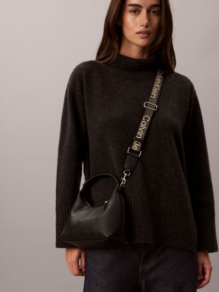 Roz Geanta Crossbody Texturata Cu Logo Pe Bareta  Femei
