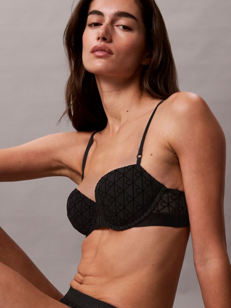 Negru Sutien Demi Cu Captuseala Usoara – Emblem Flocked Mesh  Femei