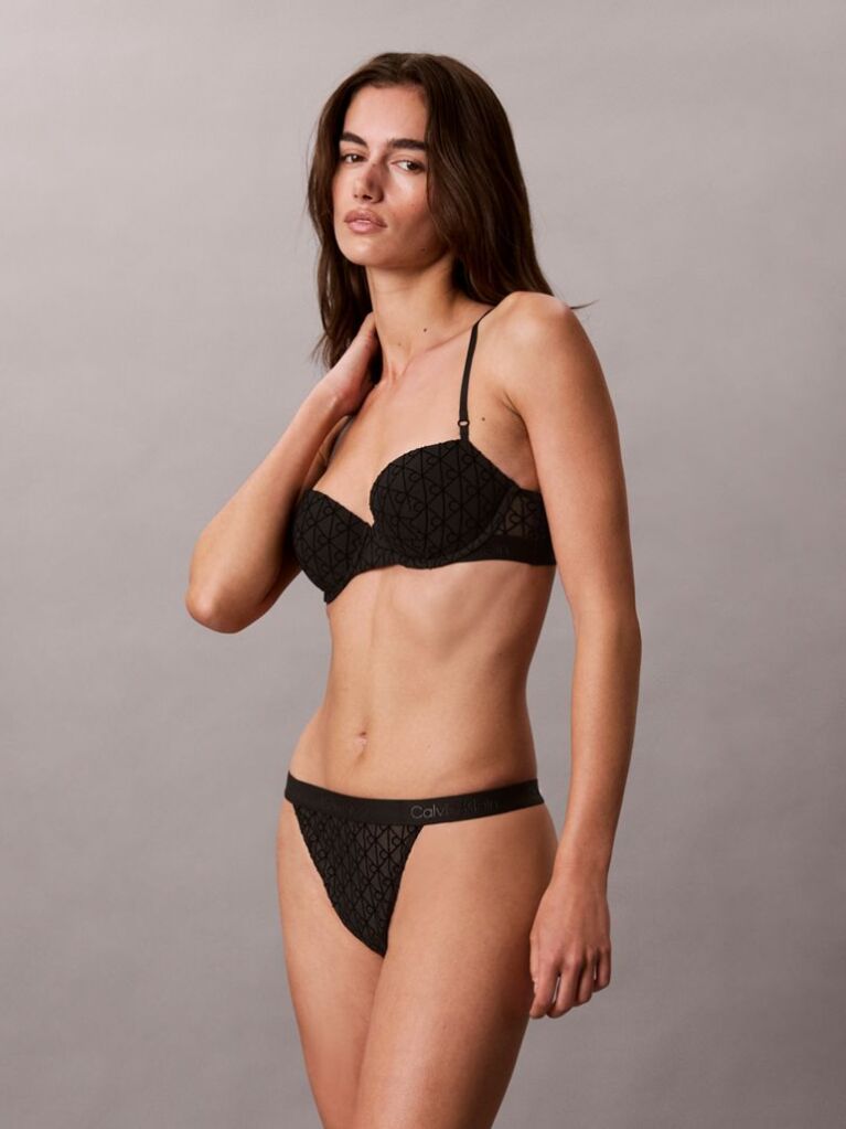 Negru Chilot Tanga Cu Decupaj Inalt – Emblem Flocked Mesh  Femei
