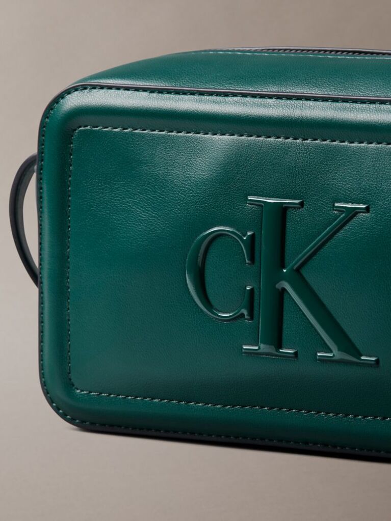 Verde Geanta Tip Camera Cu Logo Monograma In Relief  Femei